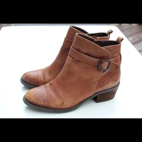Vince Camuto Beamer ankle boots - Picture 2 of 14